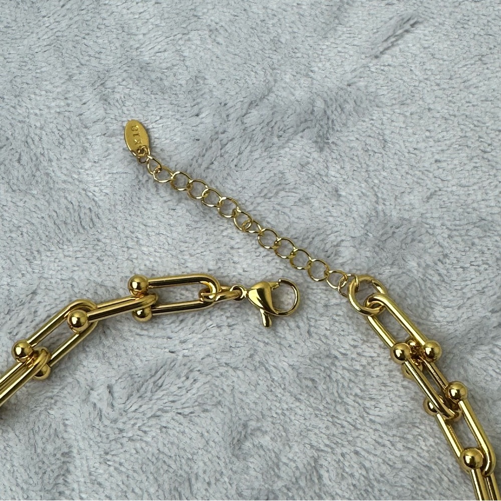 Love Aero Gold Plated London Link Necklace - Picture 4 of 7